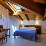 L'ulivo - In The Center, With Fitness, Squash & Private Parking Lägenhetshotell