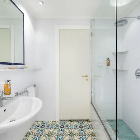 L'ulivo - In The Center, With Fitness, Squash & Private Parking Apart Otel