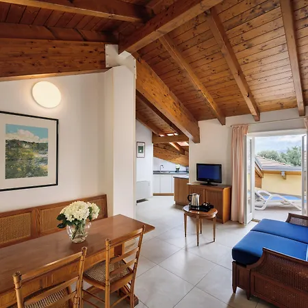 L'ulivo - In The Center, With Fitness, Squash & Private Parking Apart Otel Bellagio