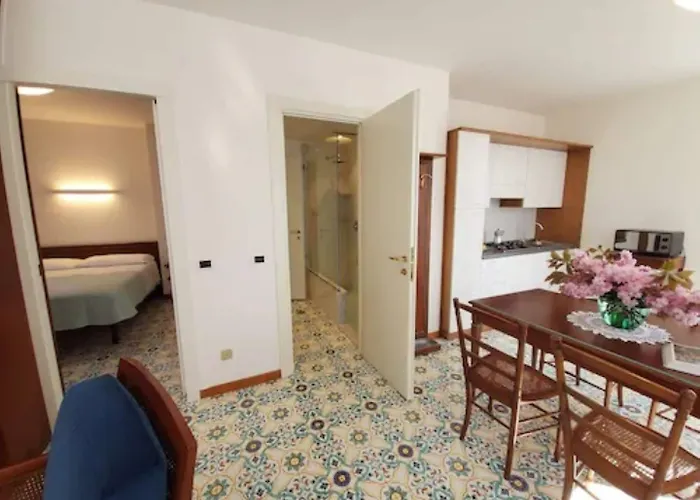 L'ulivo - In The Center, With Fitness, Squash & Private Parking Lägenhetshotell