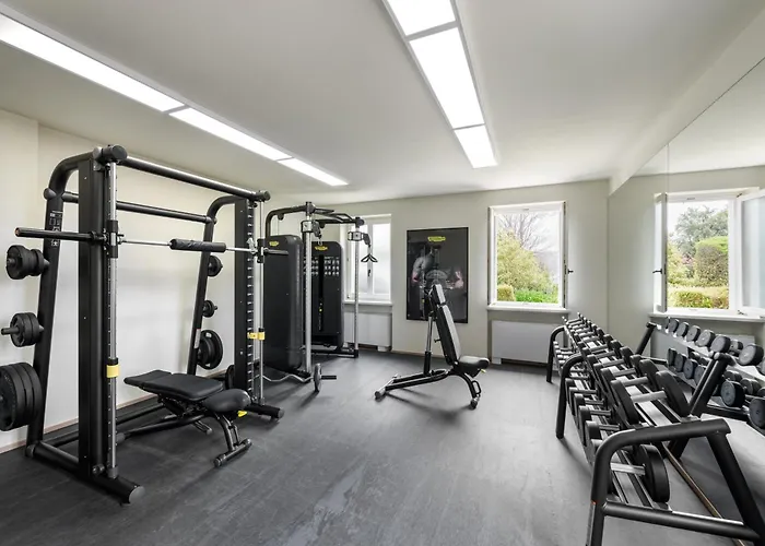 L'ulivo - In The Center, With Fitness, Squash & Private Parking Lägenhetshotell