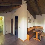 L'ulivo - In The Center, With Fitness, Squash & Private Parking 公寓式酒店